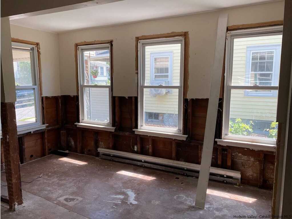37 Staples Street, Kingston, NY 12401 - Photo 2 of 9