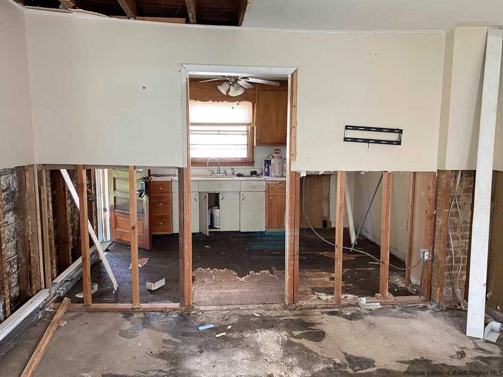 37 Staples Street, Kingston, NY 12401 - Photo 3 of 9