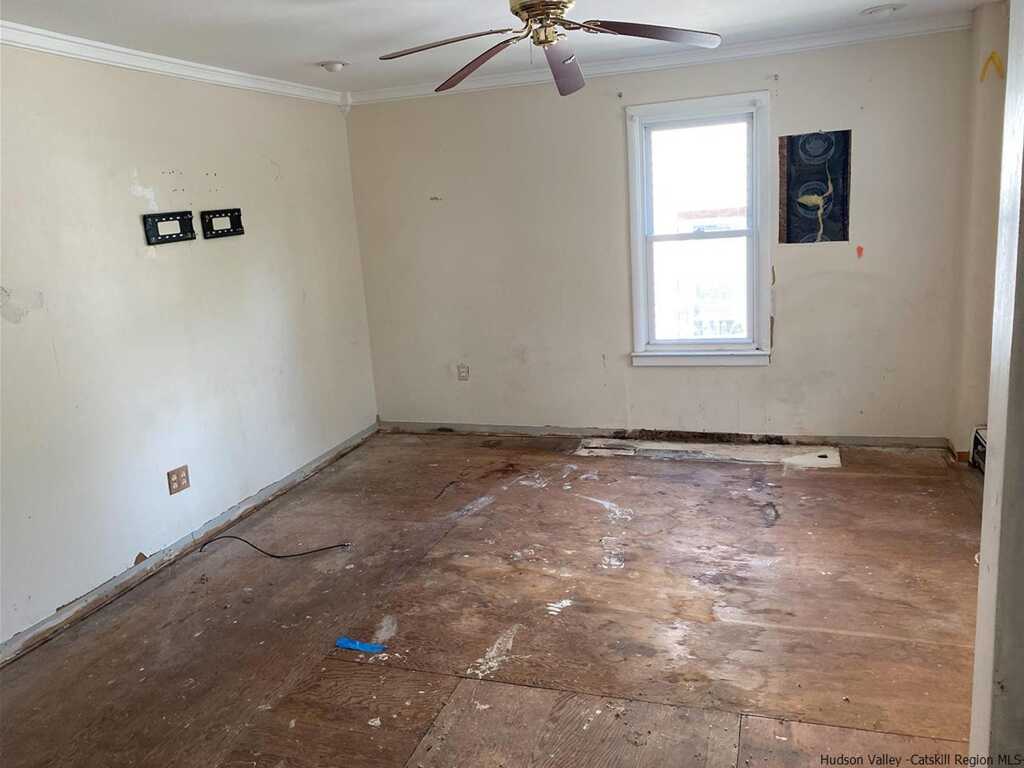 37 Staples Street, Kingston, NY 12401 - Photo 4 of 9