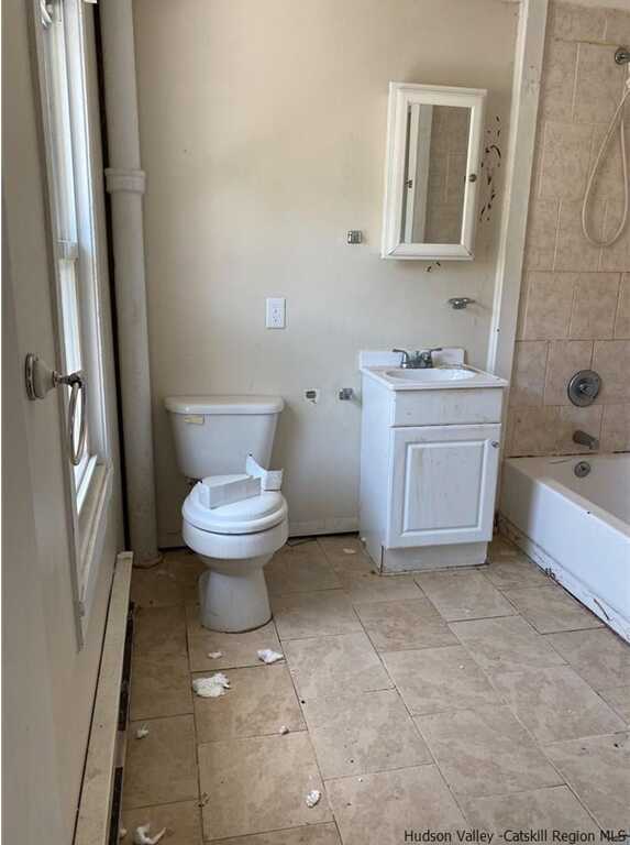 37 Staples Street, Kingston, NY 12401 - Photo 7 of 9