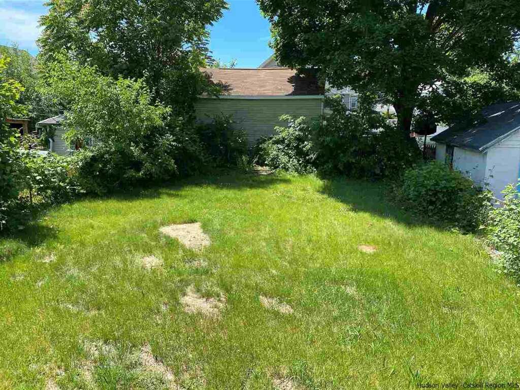 37 Staples Street, Kingston, NY 12401 - Photo 8 of 9