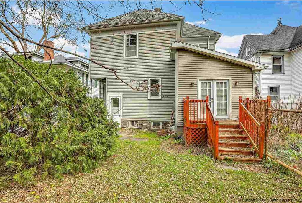 207 Washington Avenue, Kingston, NY 12401 - Photo 10 of 35