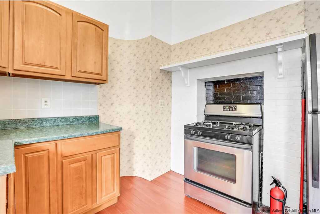 207 Washington Avenue, Kingston, NY 12401 - Photo 23 of 35