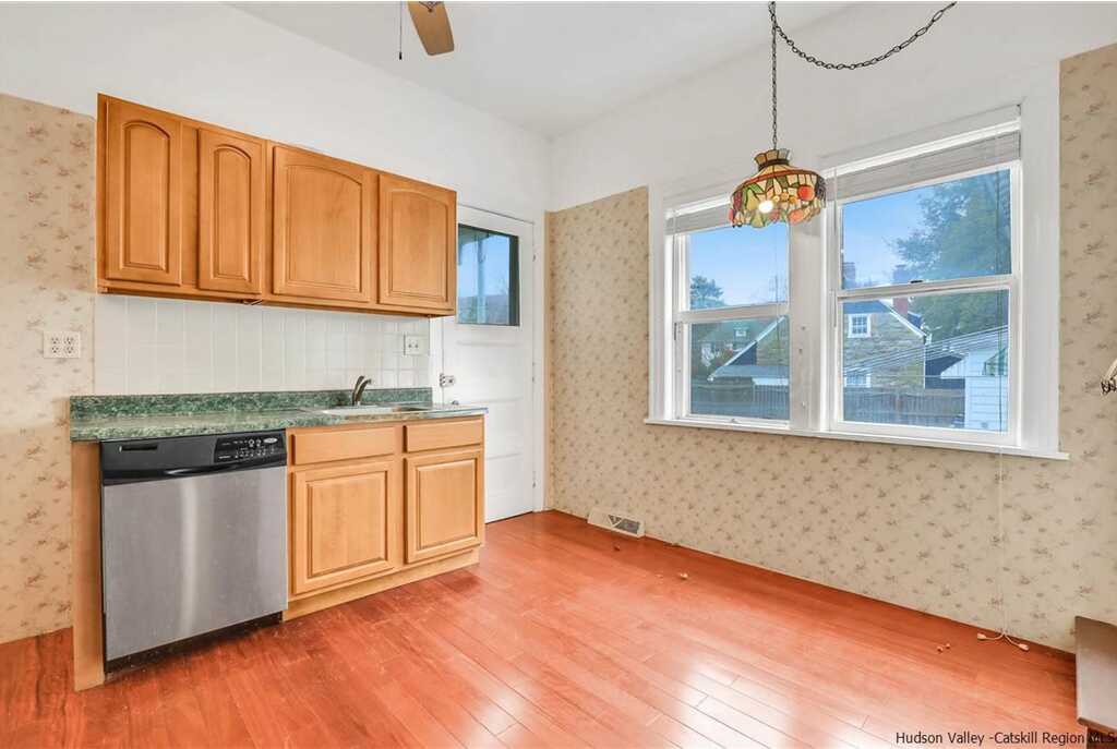 207 Washington Avenue, Kingston, NY 12401 - Photo 25 of 35