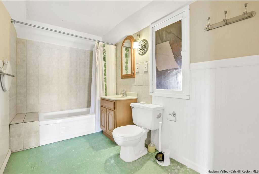 207 Washington Avenue, Kingston, NY 12401 - Photo 34 of 35