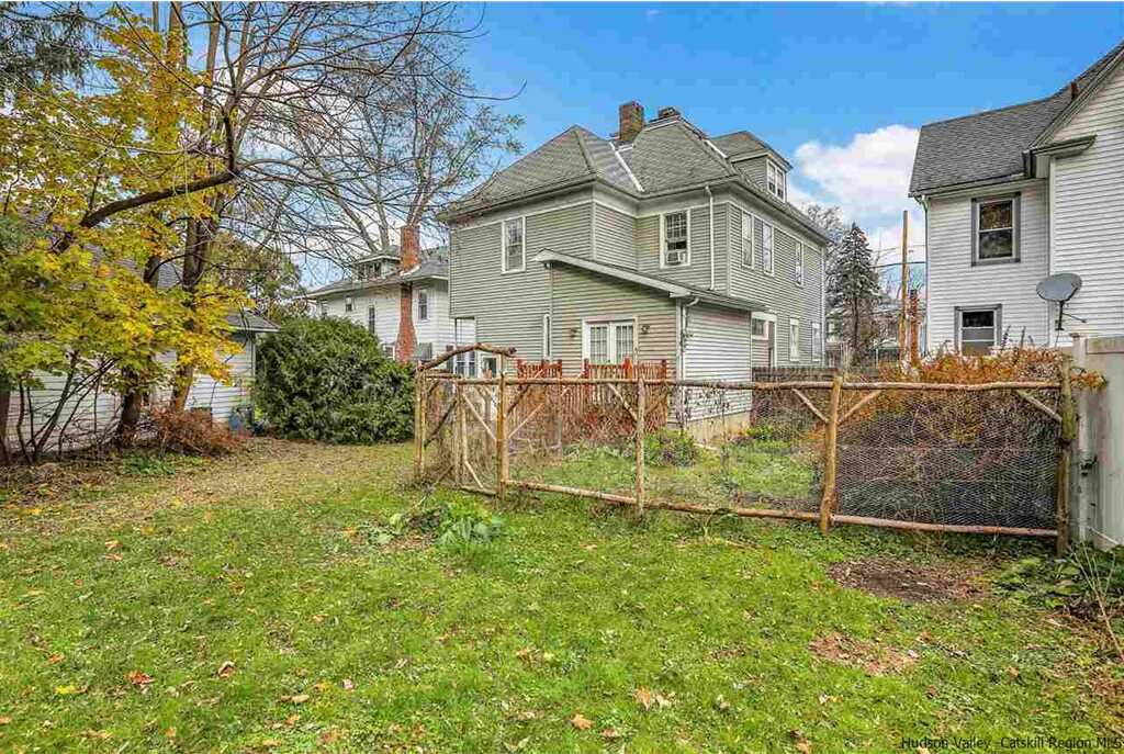 207 Washington Avenue, Kingston, NY 12401 - Photo 8 of 35