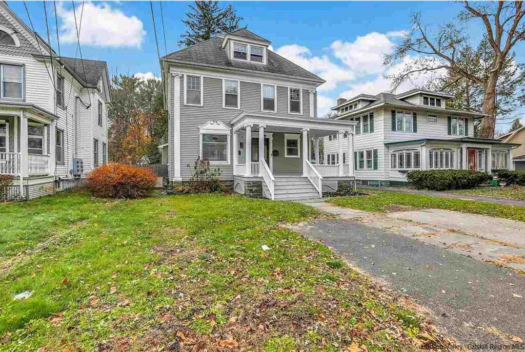 207 Washington Avenue, Kingston, NY 12401 - Photo 1 of 34
