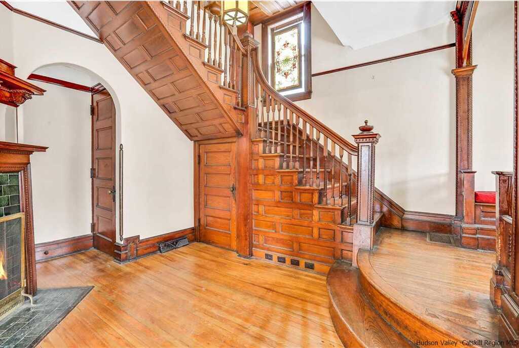 207 Washington Avenue, Kingston, NY 12401 - Photo 11 of 34