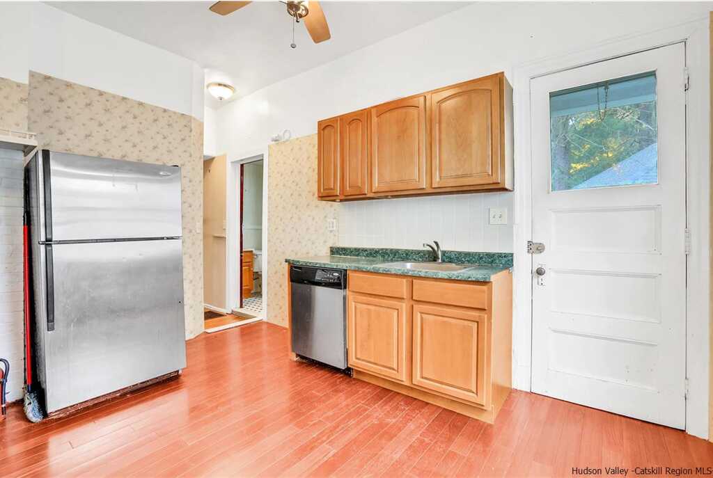 207 Washington Avenue, Kingston, NY 12401 - Photo 19 of 34
