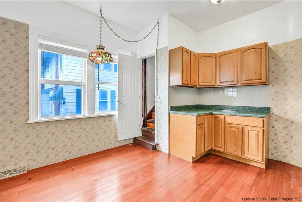 207 Washington Avenue, Kingston, NY 12401 - Photo 20 of 34