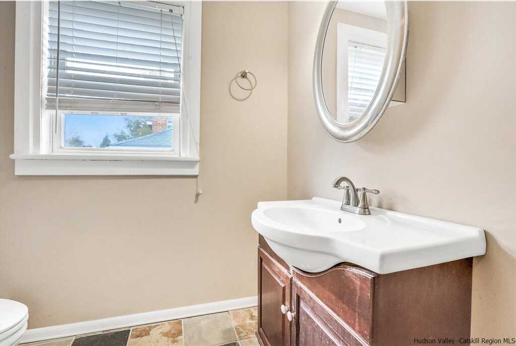 207 Washington Avenue, Kingston, NY 12401 - Photo 28 of 34