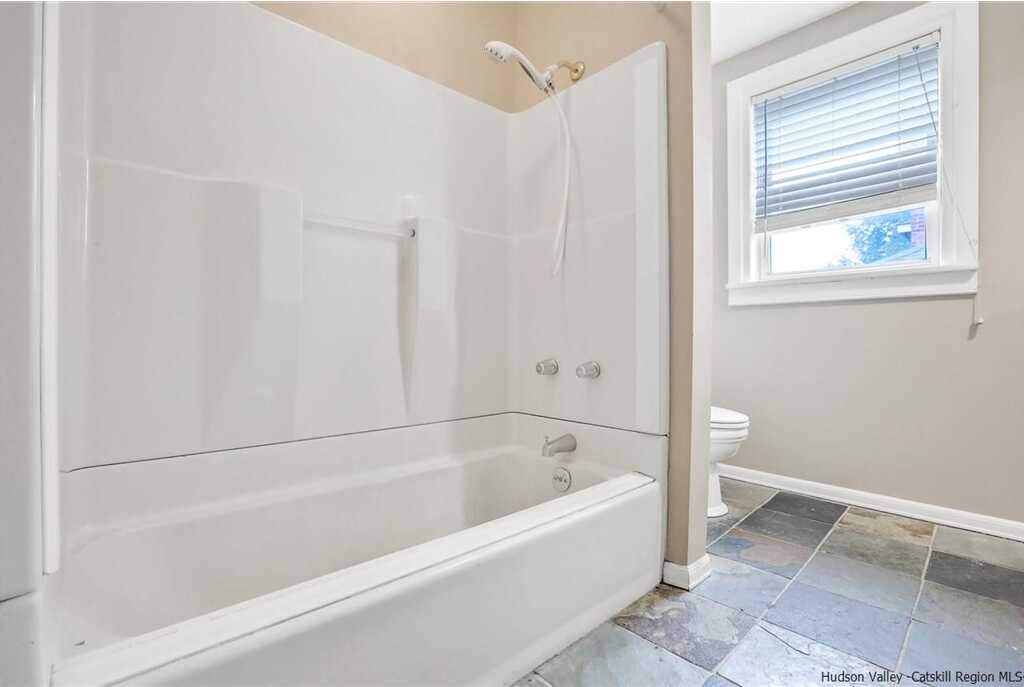 207 Washington Avenue, Kingston, NY 12401 - Photo 29 of 34