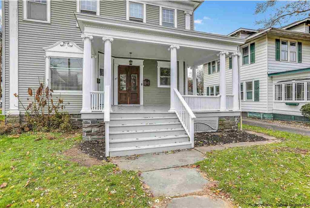 207 Washington Avenue, Kingston, NY 12401 - Photo 4 of 34