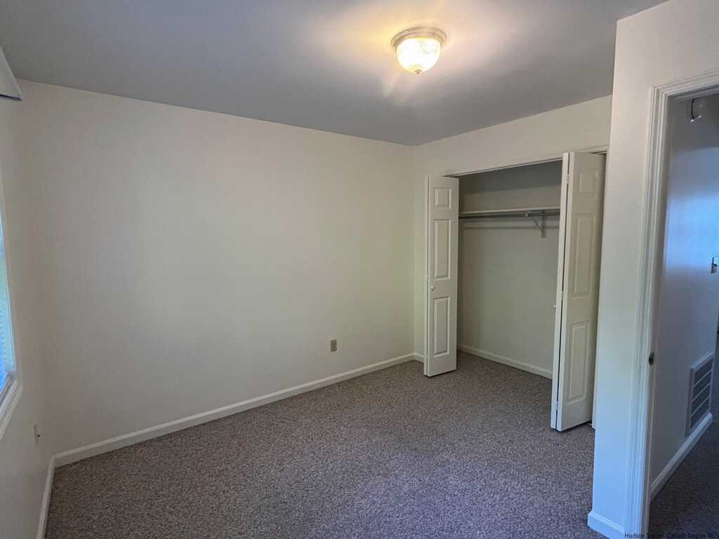 51 Bridge Street, Unit #Unit 4, Saugerties, NY 12477 - Photo 2 of 10