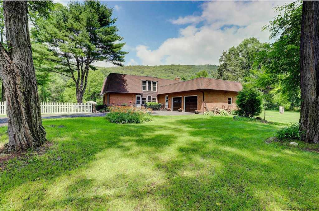 526 Churchland Road, Saugerties, NY 12477 - Photo 2 of 34