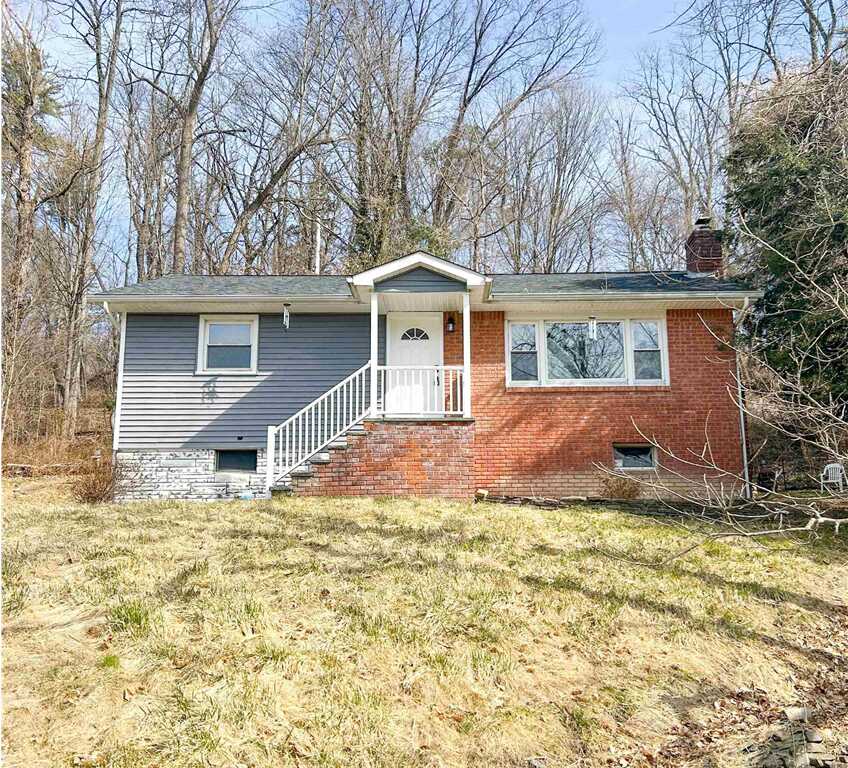 2 Reed Place, Saugerties, NY 12477 - Photo 1 of 23