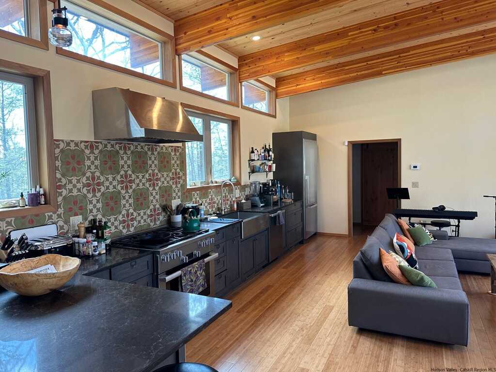 2 Raycliffe Drive, Woodstock, NY 12498 - Photo 3 of 33