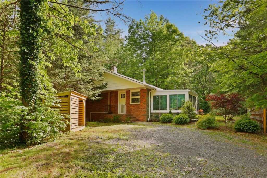 913 Wittenberg Road, Woodstock, NY 12457