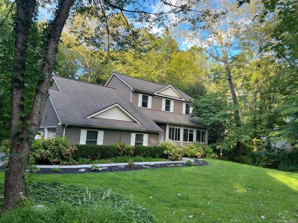 12 Somers Drive, Rhinebeck, NY 12572 - Photo 1 of 23