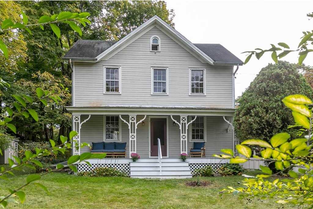 11 Jones Street, Rhinebeck, NY 12574