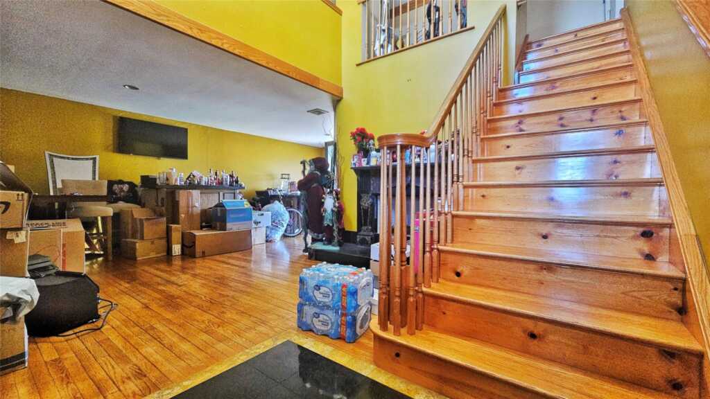 139 Tammany Street, Kingston, NY 12401 - Photo 3 of 17