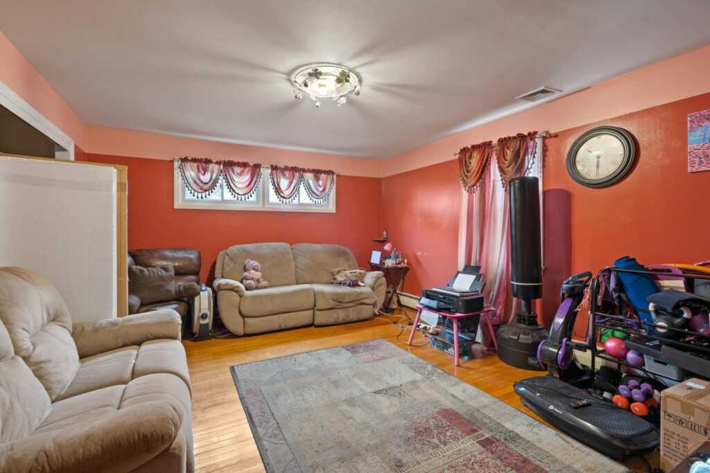 139 Tammany Street, Kingston, NY 12401 - Photo 8 of 17