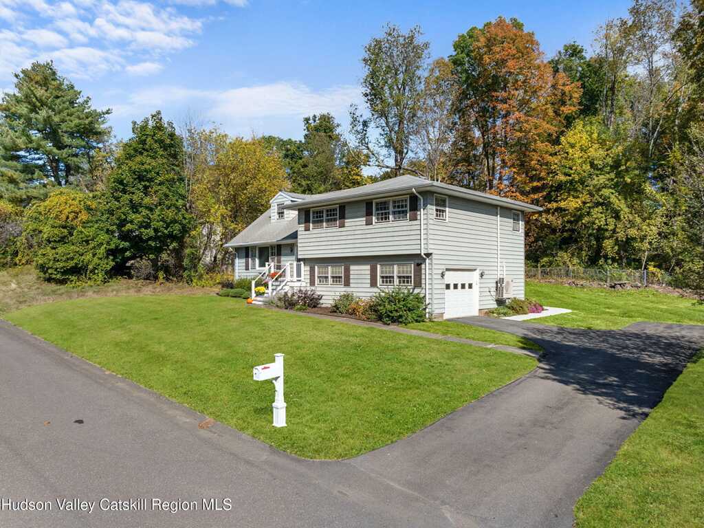 333 Overlook Drive, Hurley, NY 12443 - Photo 2 of 29