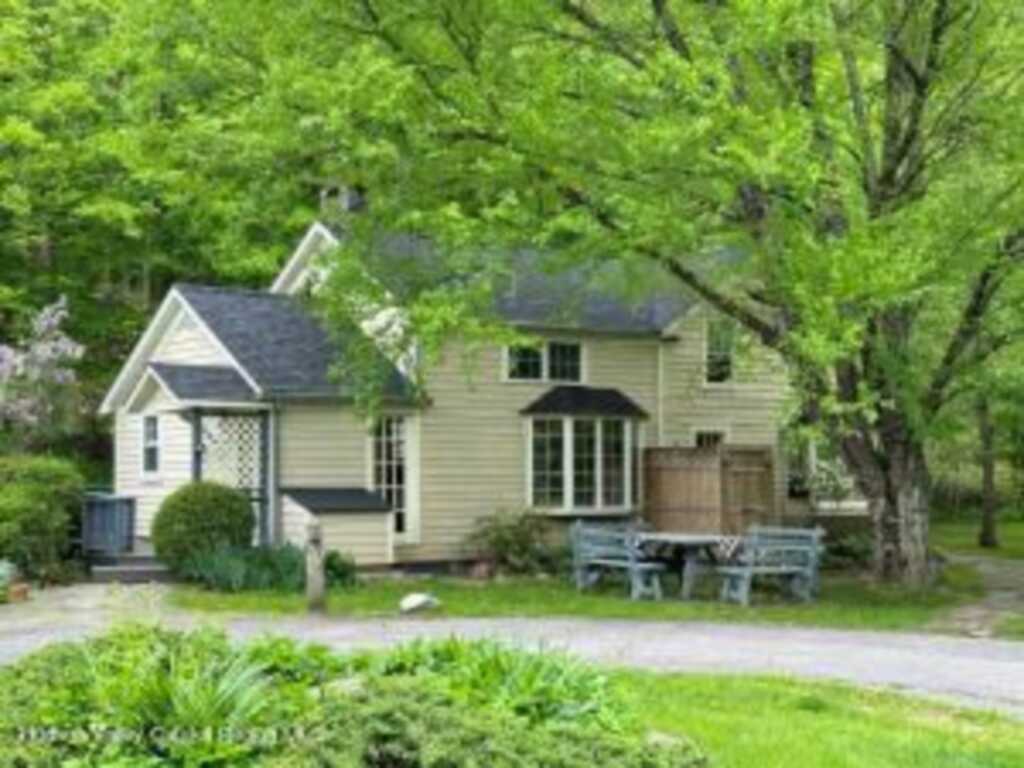 4666 Route 212/House, Woodstock, NY 12495