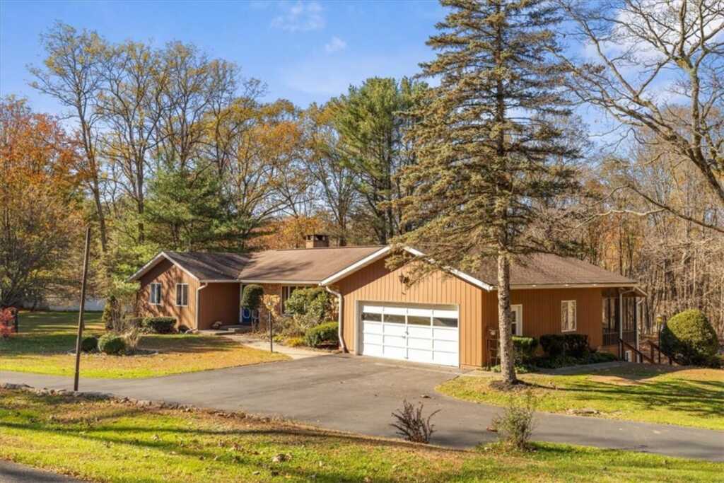 2 Libera Court, Rhinebeck, NY 12572