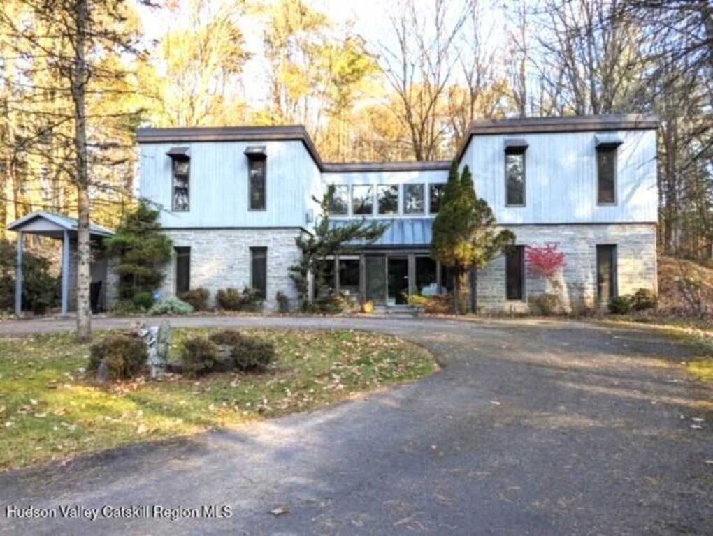 46 Playhouse Lane, Woodstock, NY 12498