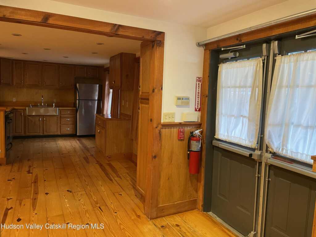 16 Livingston St, Unit #C, Saugerties, NY 12477 - Photo 9 of 10