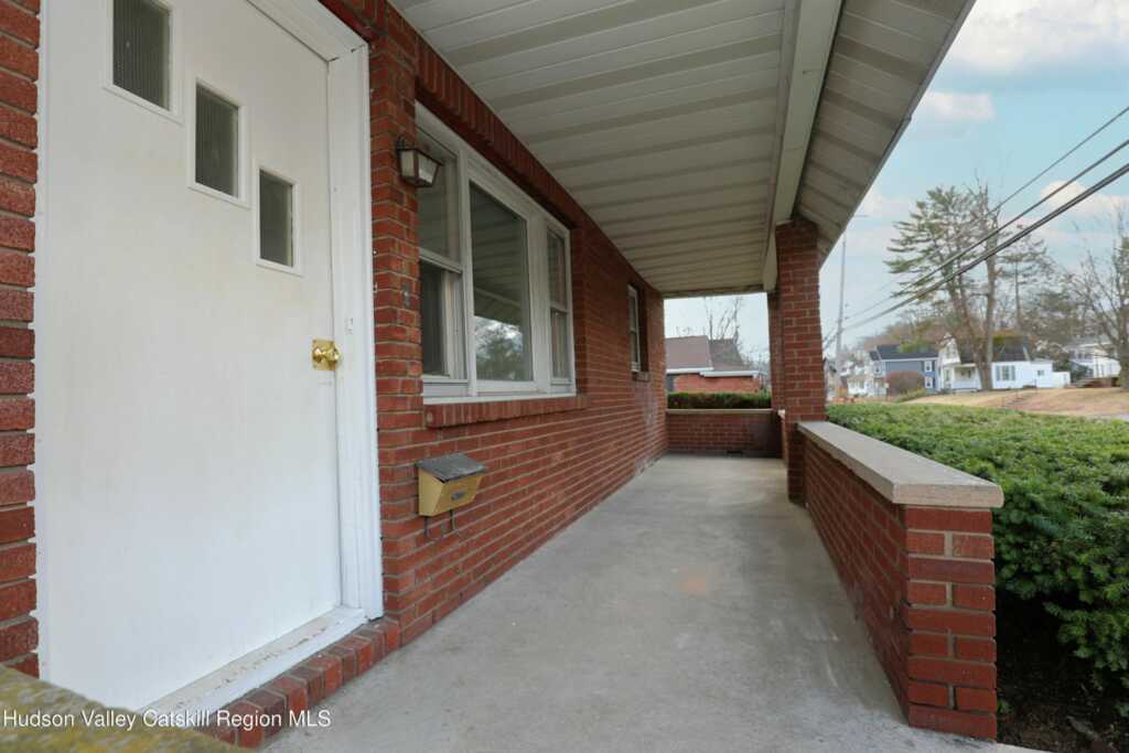 236 Chester St Street, Kingston, NY 12401 - Photo 4 of 23