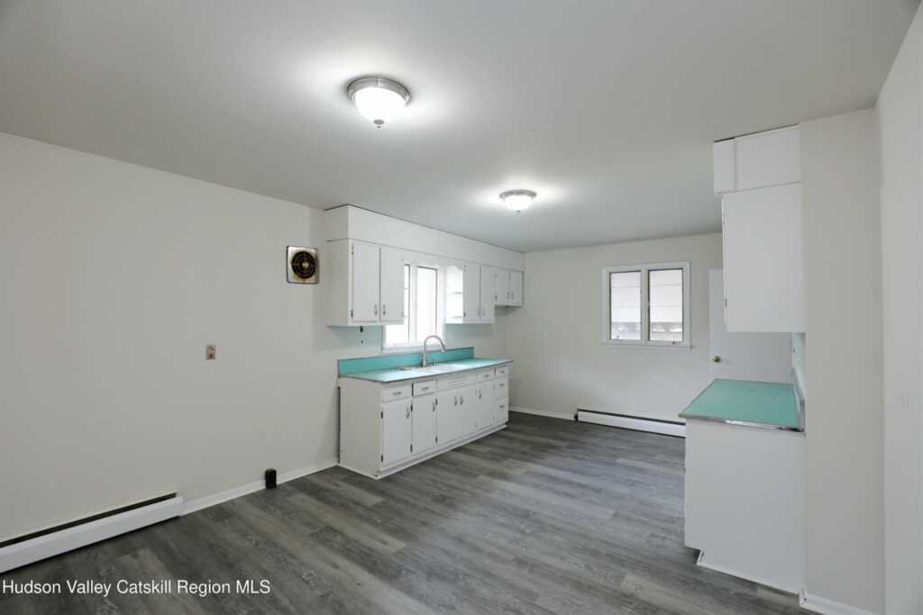 236 Chester St Street, Kingston, NY 12401 - Photo 9 of 23
