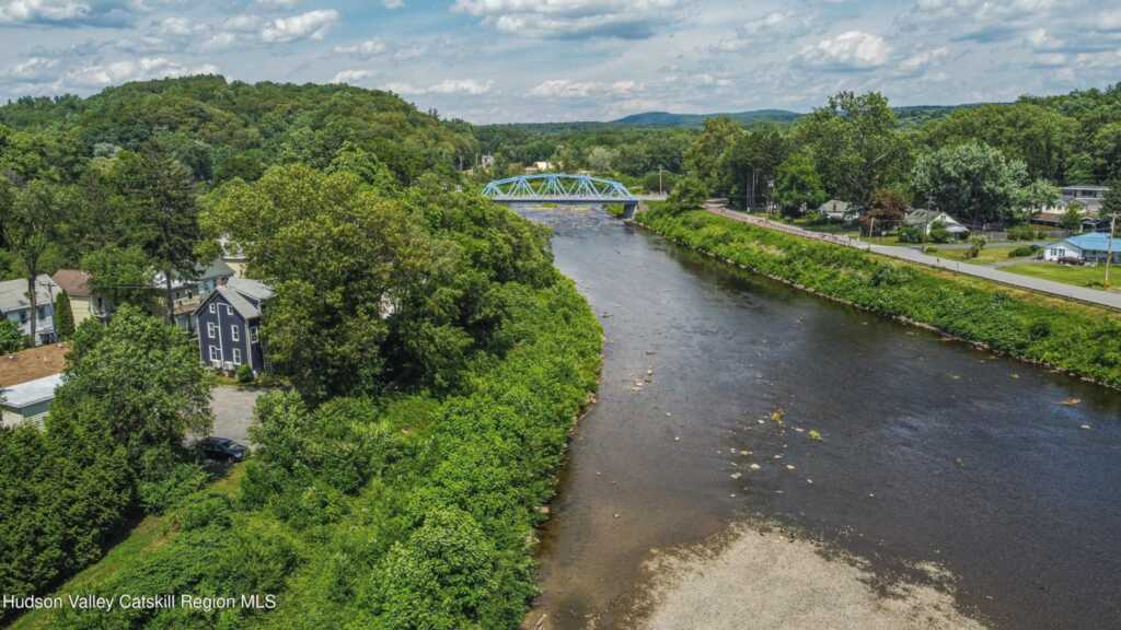 293 Main Street, Rosendale, NY 12472 - Photo 3 of 34