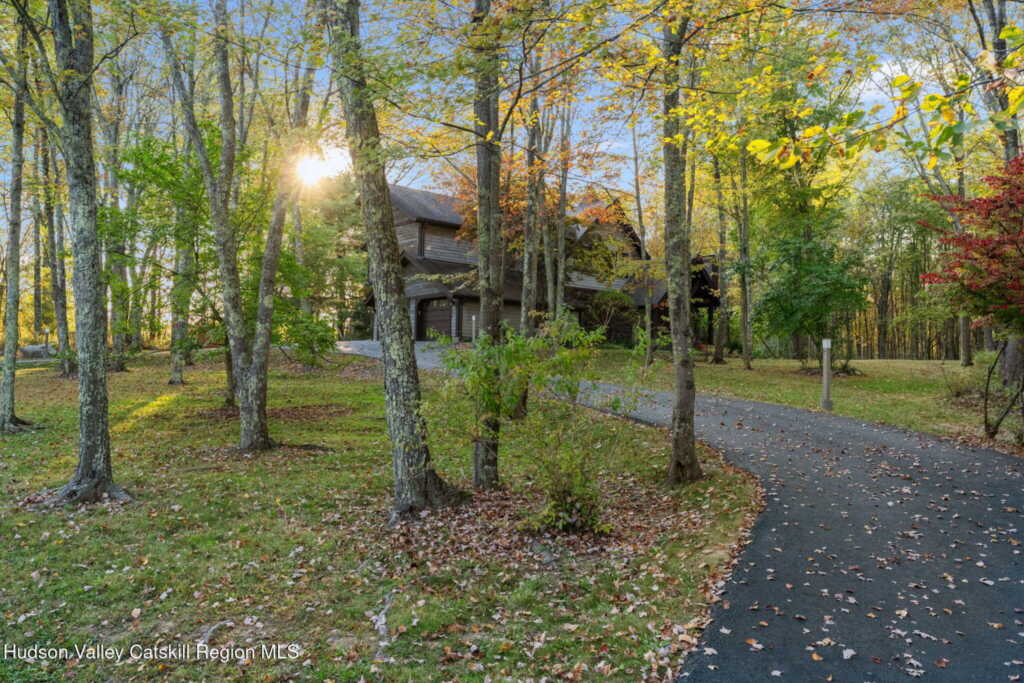 14 Foxwood Road, New Paltz, NY 12561 - Photo 4 of 50