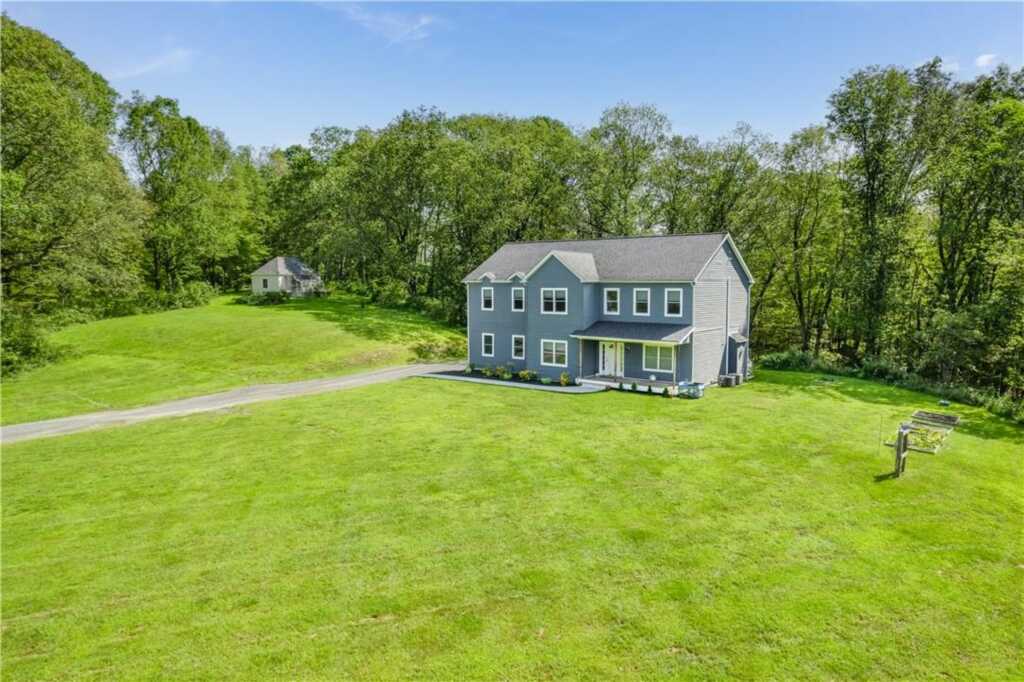 12 Charles Lane, Rhinebeck, NY 12572