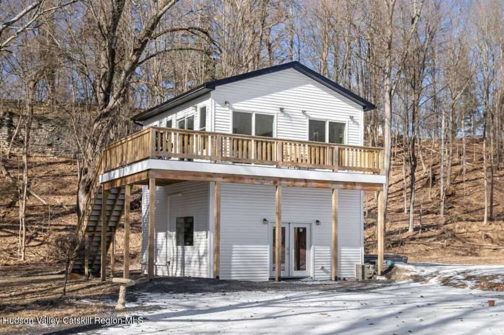 14 Washburn Terrace, Saugerties, NY 12477