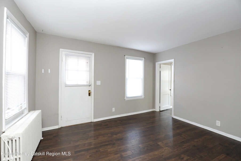 343 Washington Avenue, Kingston, NY 12401 - Photo 10 of 29