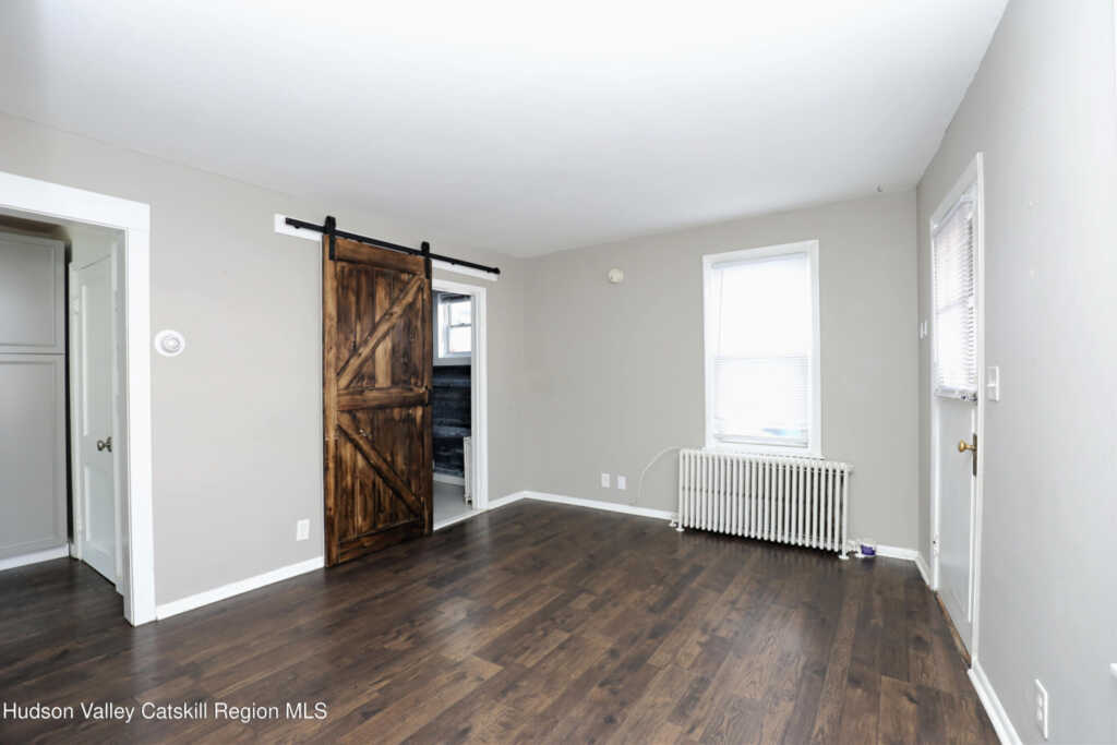 343 Washington Avenue, Kingston, NY 12401 - Photo 6 of 29