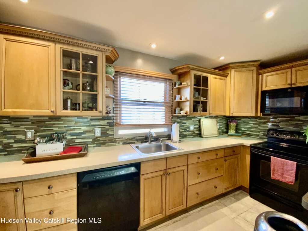 136 Chestnut Street, New Paltz, NY 12561 - Photo 2 of 16