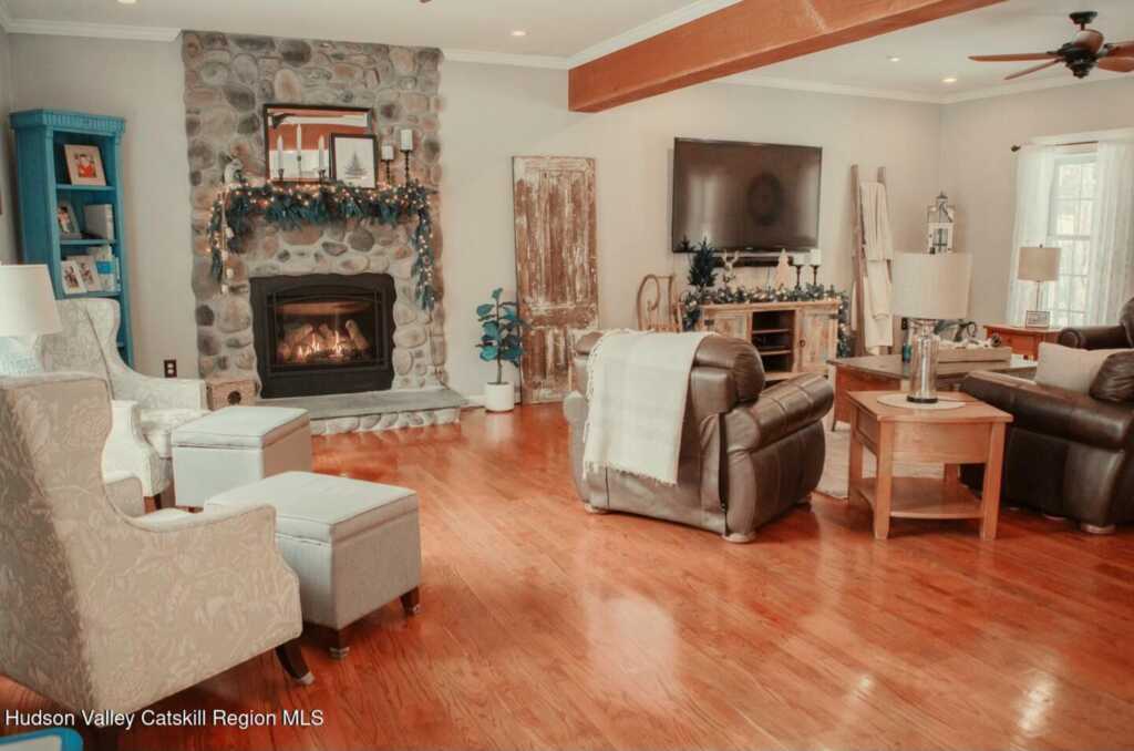 130 Laurel Lane, Saugerties, NY 12477 - Photo 6 of 36