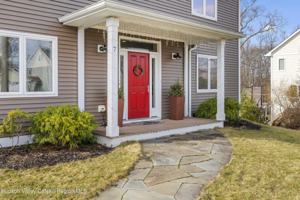 7 Taylor Street, New Paltz, NY 12561 - Photo 2 of 41