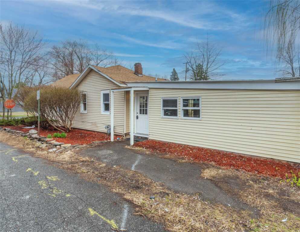 108 John Street, Kingston, NY 12401 - Photo 4 of 39