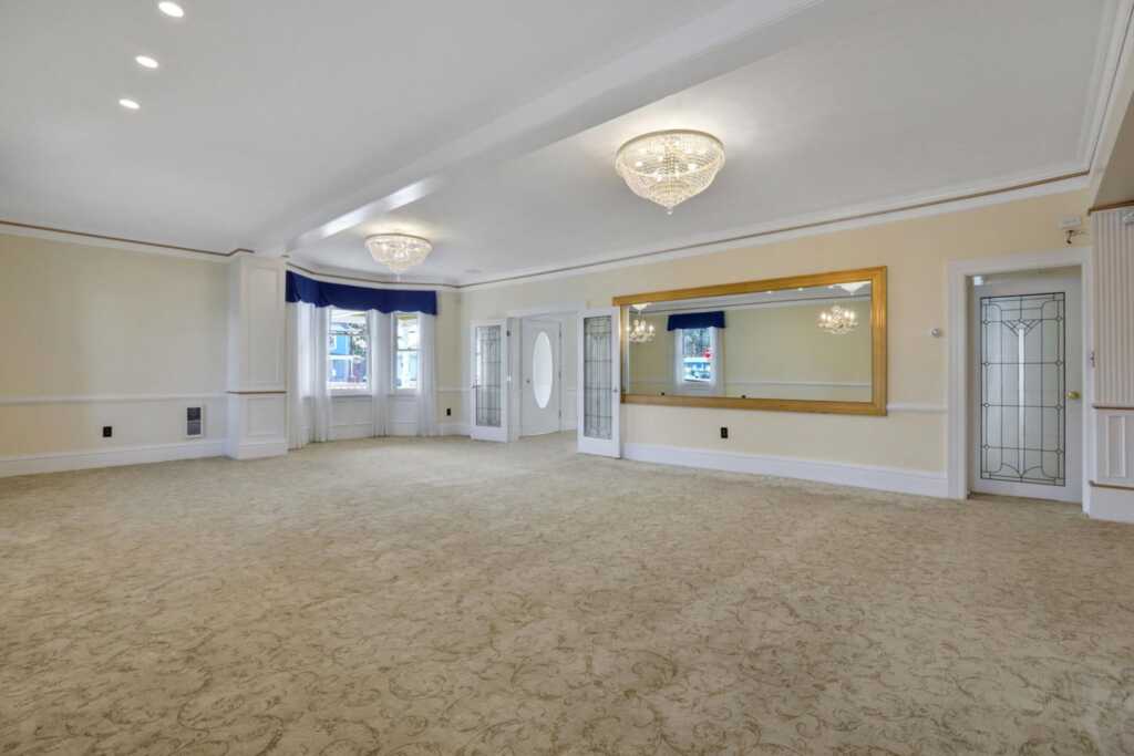 411 Albany Avenue, Kingston, NY 12401 - Photo 14 of 50