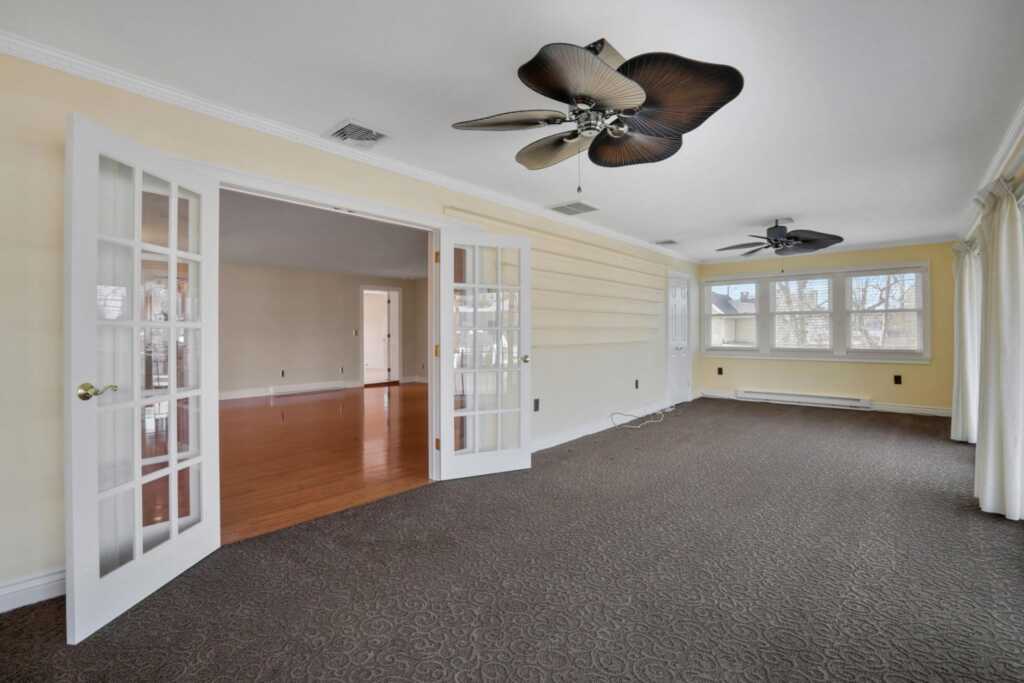 411 Albany Avenue, Kingston, NY 12401 - Photo 20 of 50