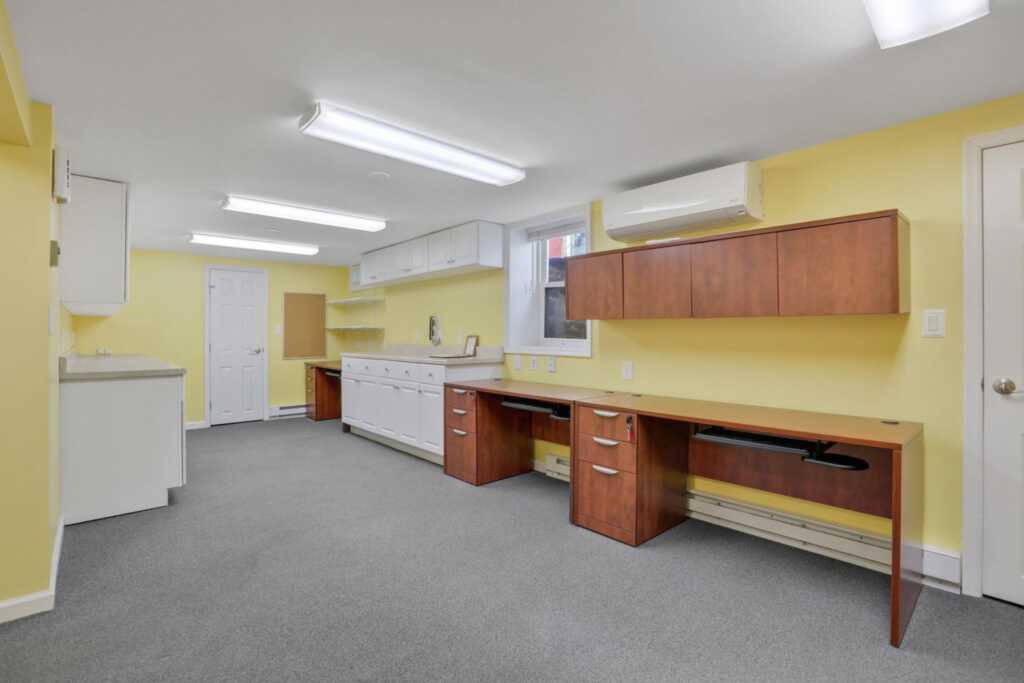 411 Albany Avenue, Kingston, NY 12401 - Photo 43 of 50
