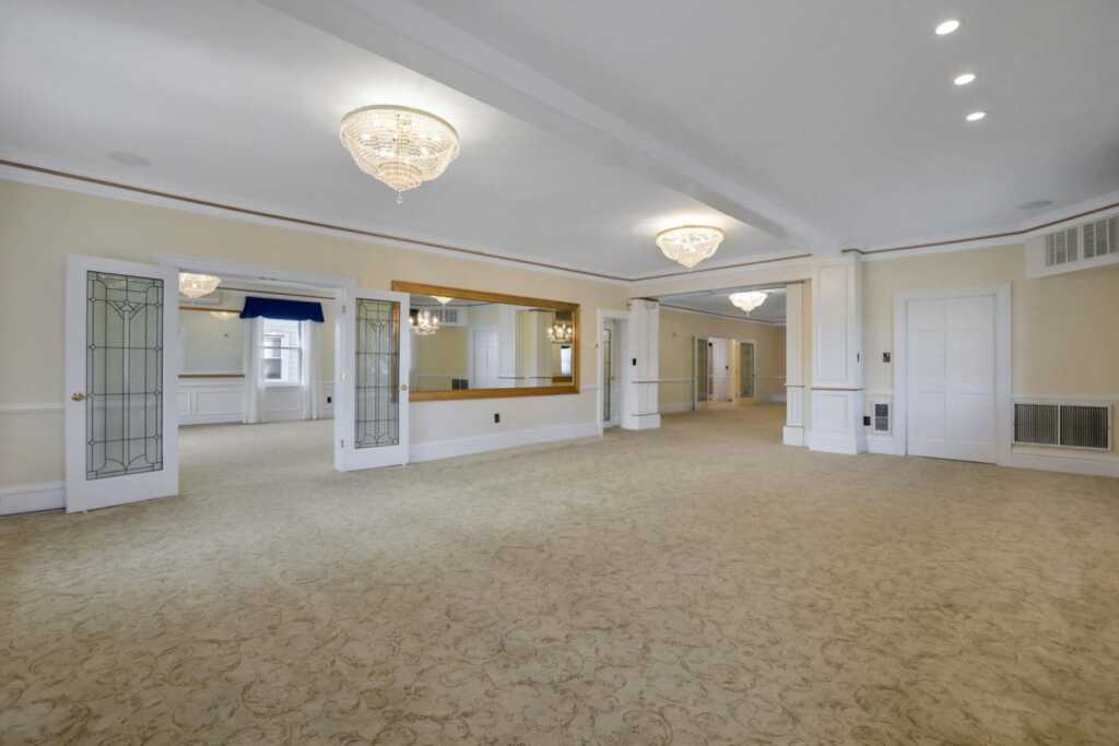 411 Albany Avenue, Kingston, NY 12401 - Photo 7 of 50