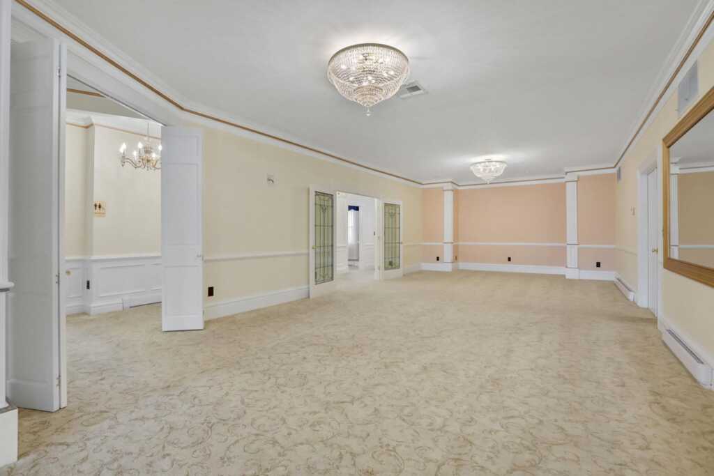411 Albany Avenue, Kingston, NY 12401 - Photo 9 of 50