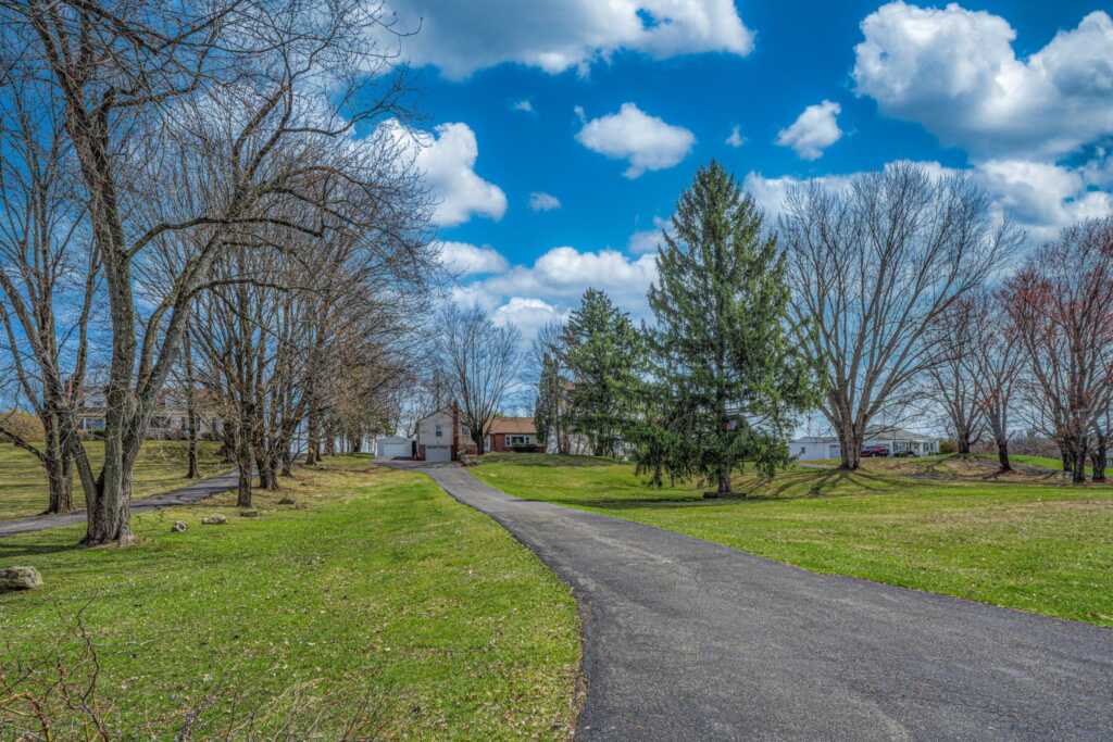 152 Old Flatbush Road, Kingston, NY 12401 - Photo 2 of 23