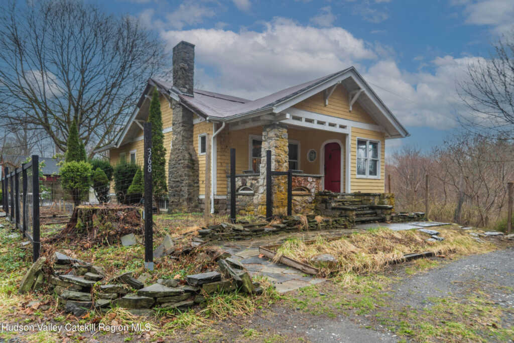 368 Hillside Avenue, Hurley, NY 12443 - Photo 2 of 31